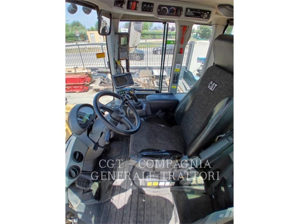 CAT 938M Колесни товарачи