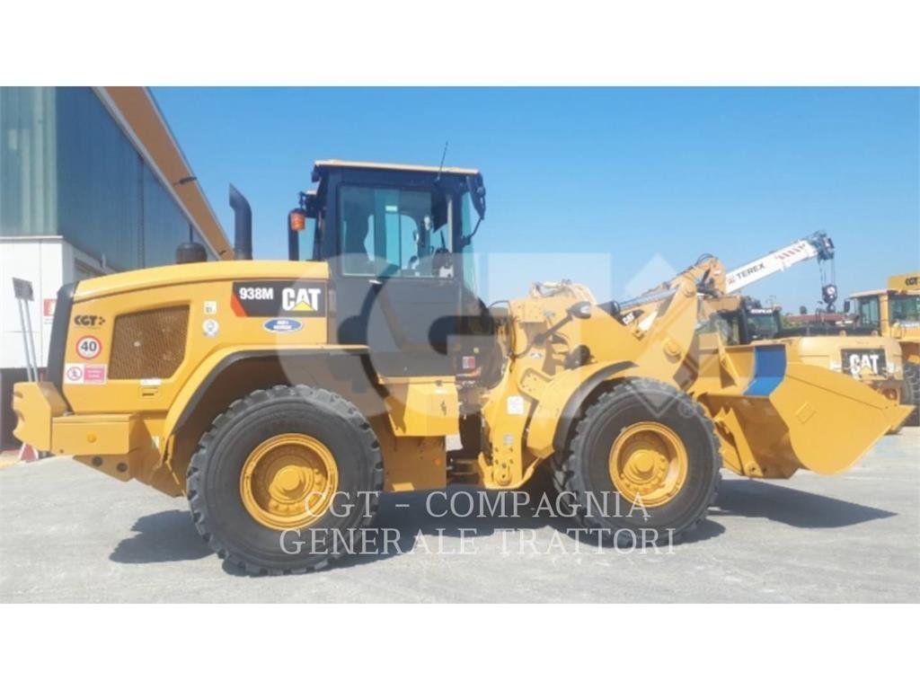 CAT 938M Колесни товарачи