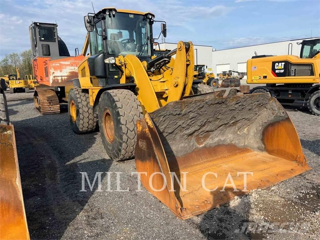 CAT 938M 2V Колесни товарачи