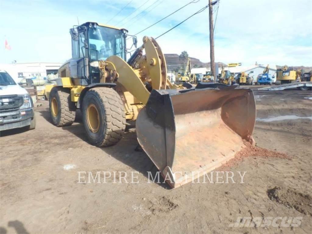 CAT 938M FC Колесни товарачи