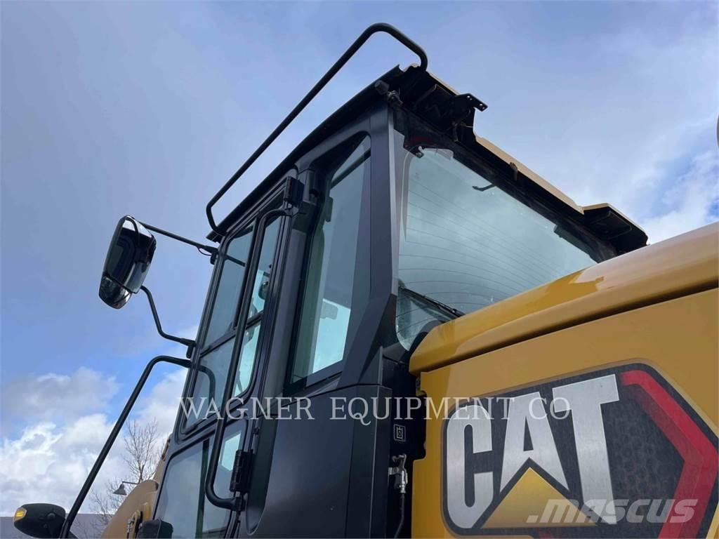 CAT 938M FC Колесни товарачи