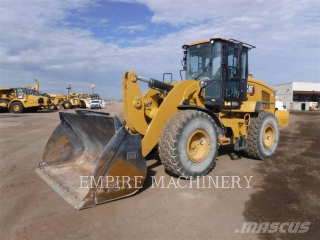CAT 938M FC Колесни товарачи