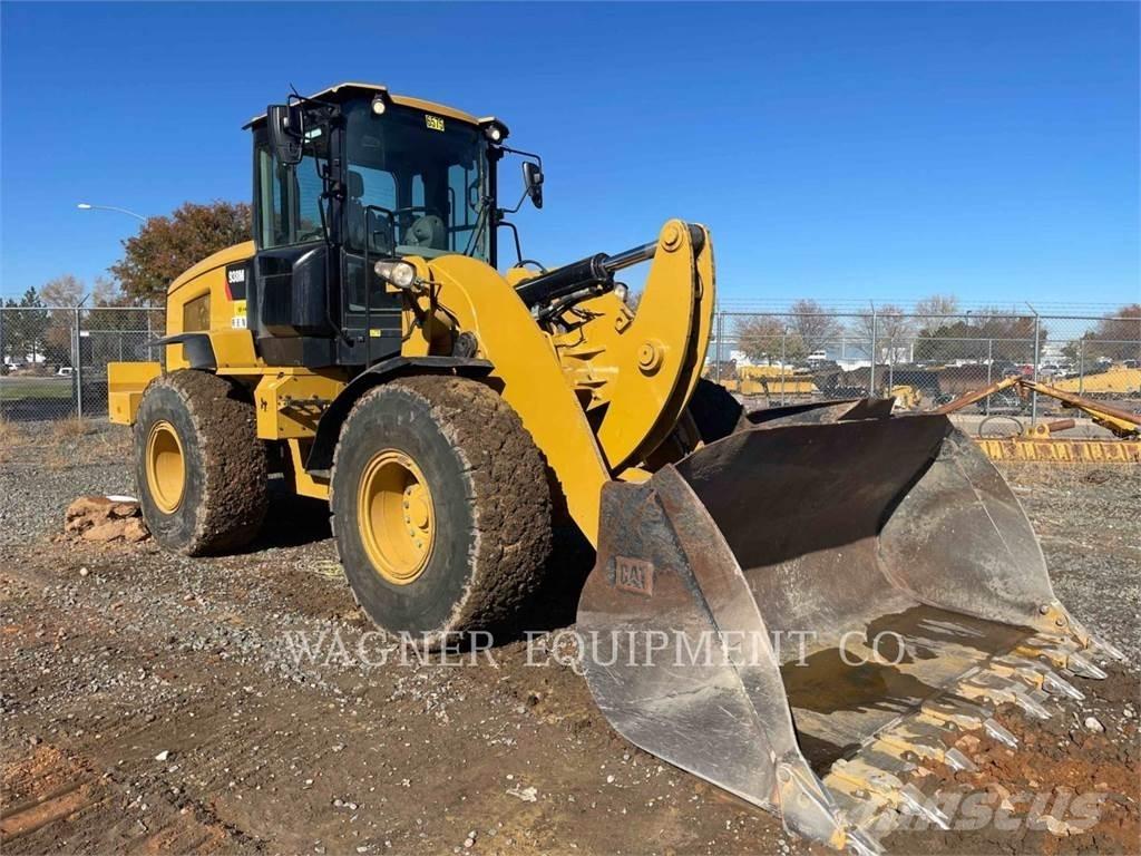 CAT 938M FC Колесни товарачи