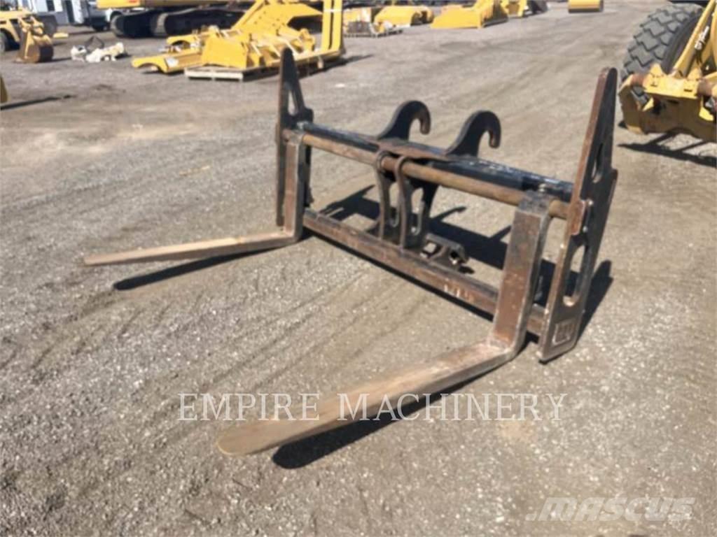 CAT 938M FC FK Вили