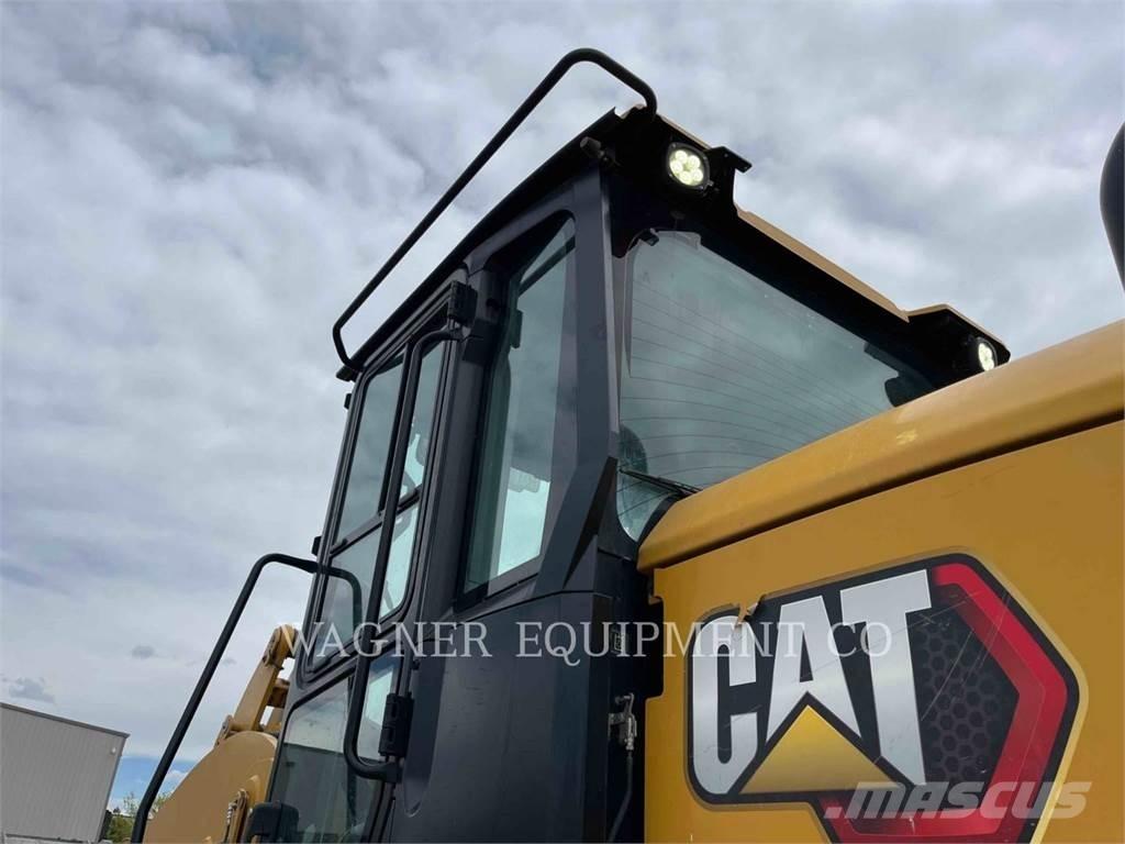 CAT 938M HL Колесни товарачи