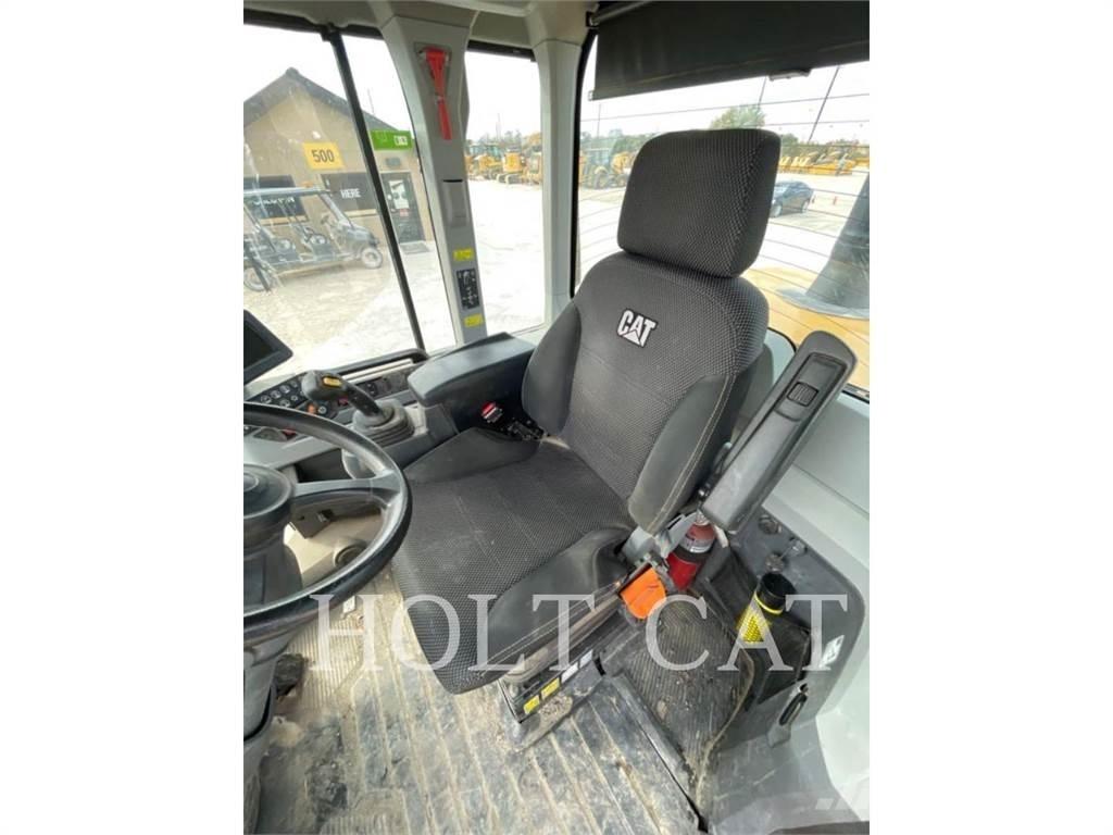 CAT 938M ISO Колесни товарачи