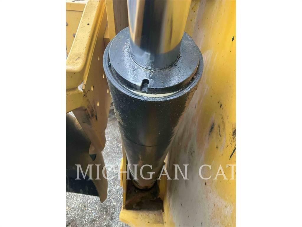 CAT 938M LSRQ Колесни товарачи