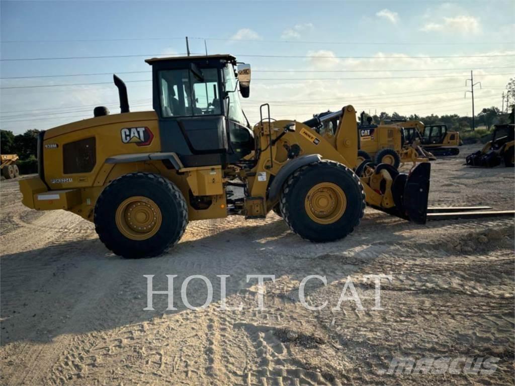 CAT 938M QC Колесни товарачи
