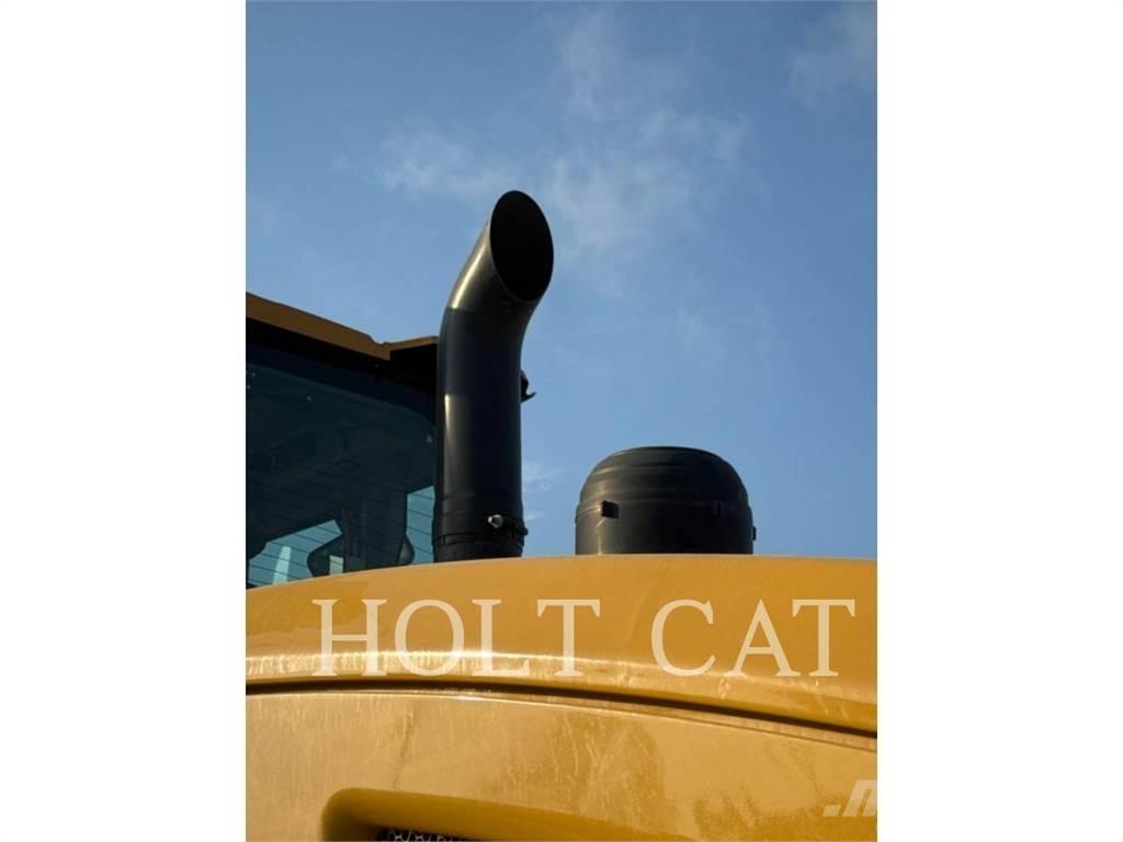 CAT 938M QC Колесни товарачи