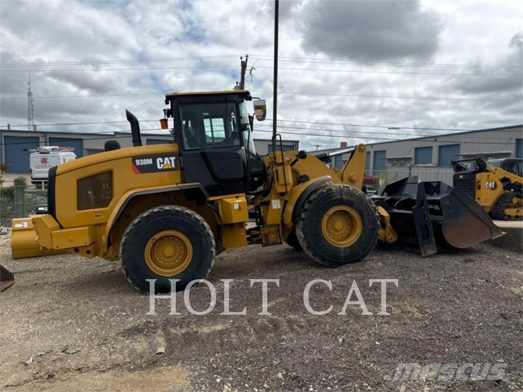 CAT 938M QC Колесни товарачи