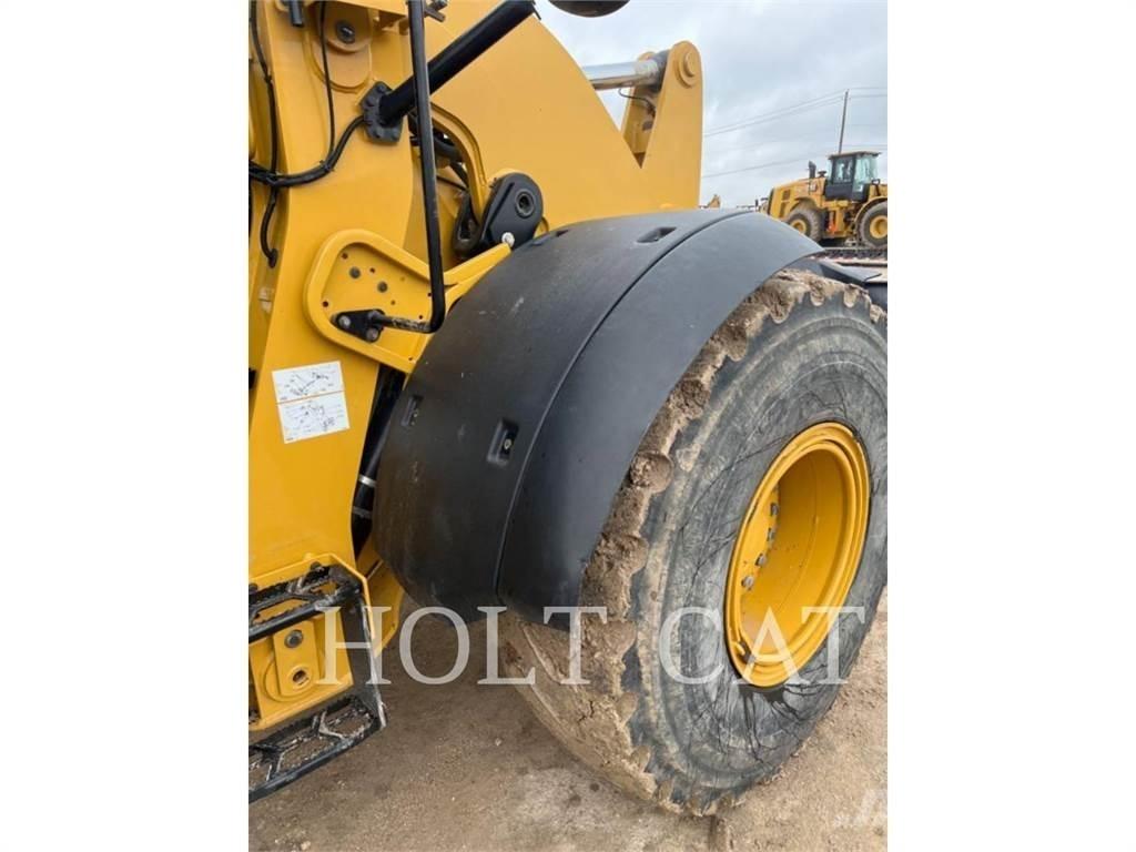 CAT 938M QC Колесни товарачи