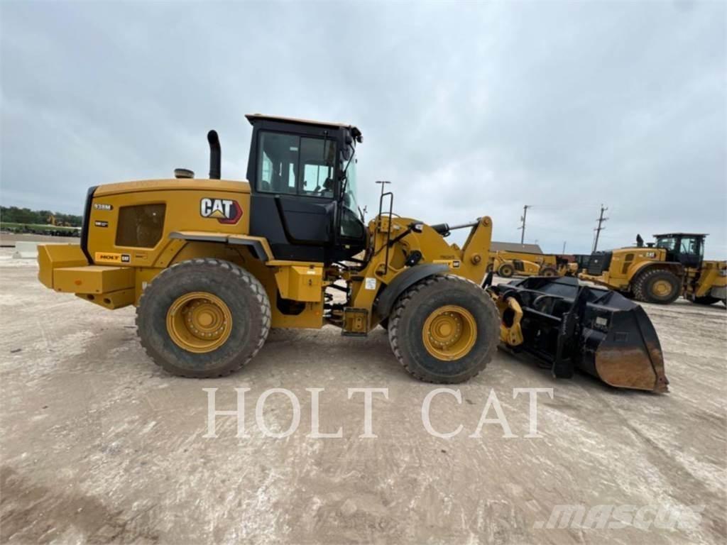 CAT 938M QC Колесни товарачи