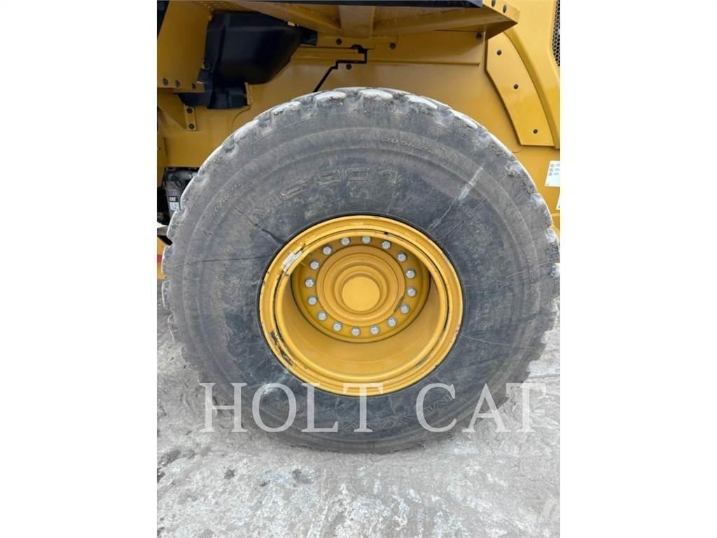 CAT 938M QC Колесни товарачи