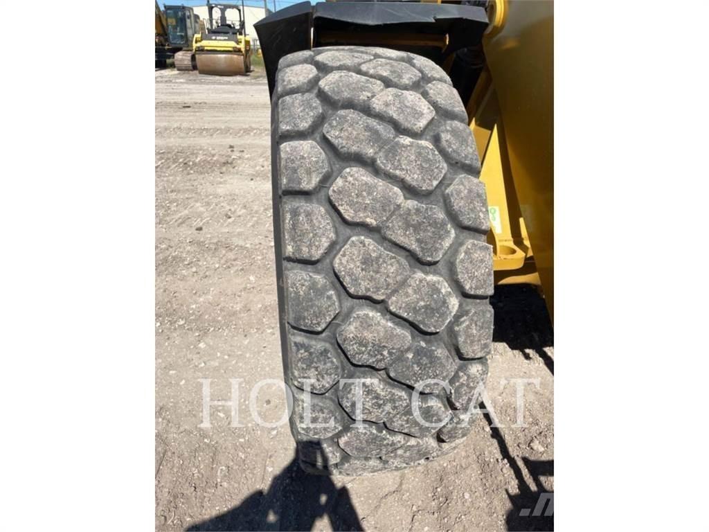 CAT 938M QC Колесни товарачи