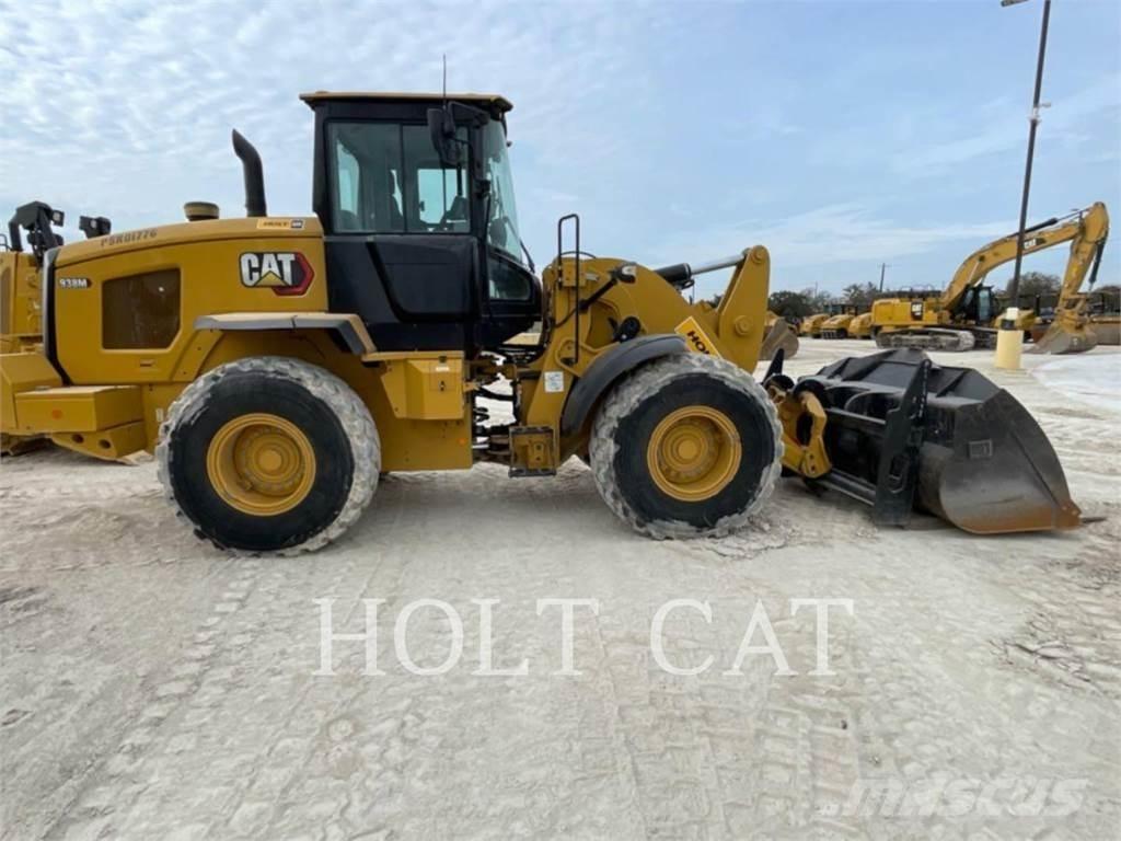 CAT 938M QC Колесни товарачи