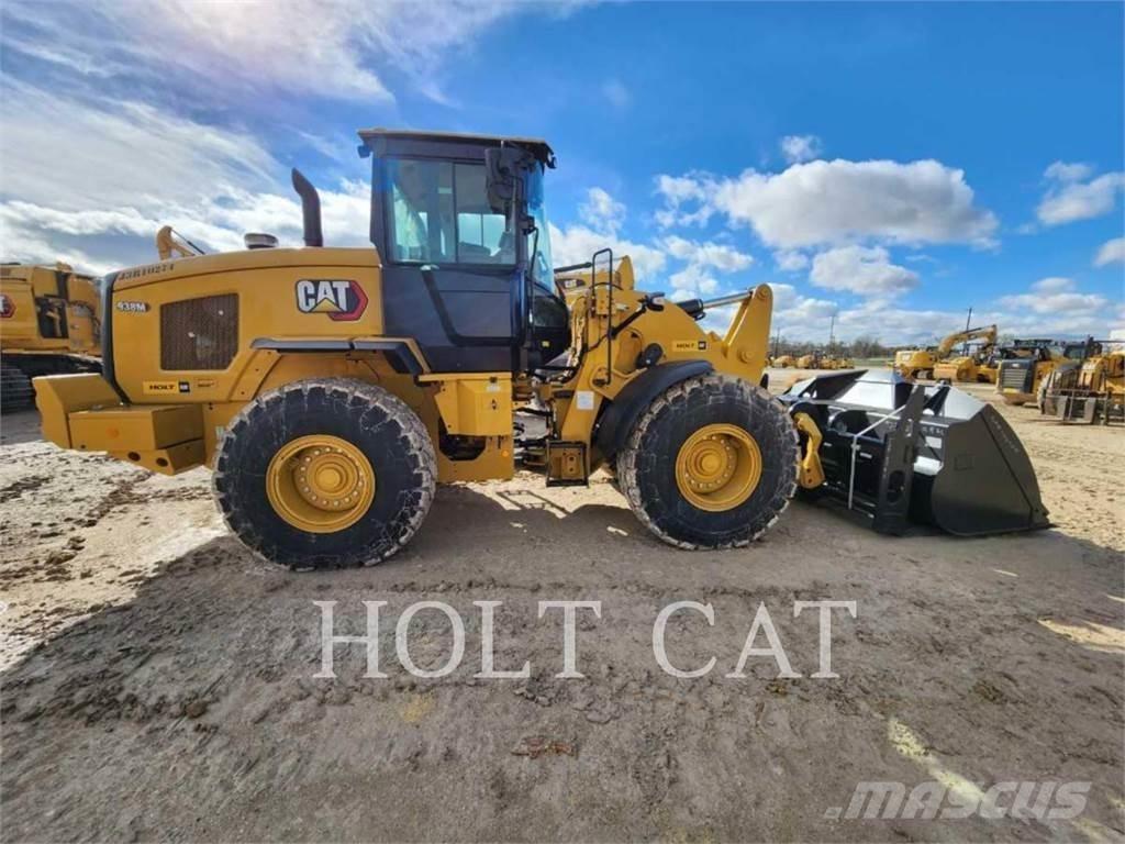 CAT 938M QC Колесни товарачи