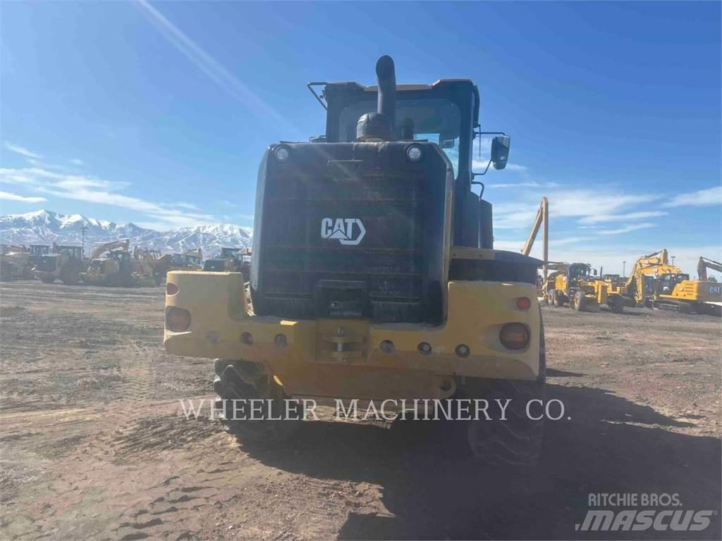 CAT 938M QC Колесни товарачи