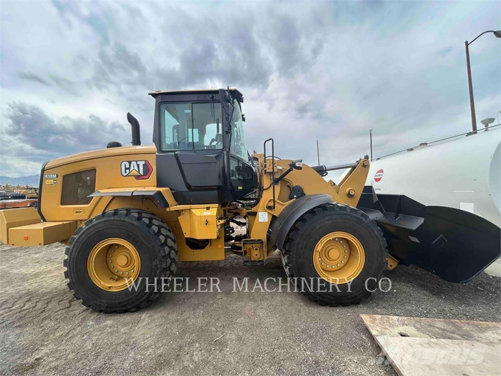 CAT 938M QC 3V Колесни товарачи