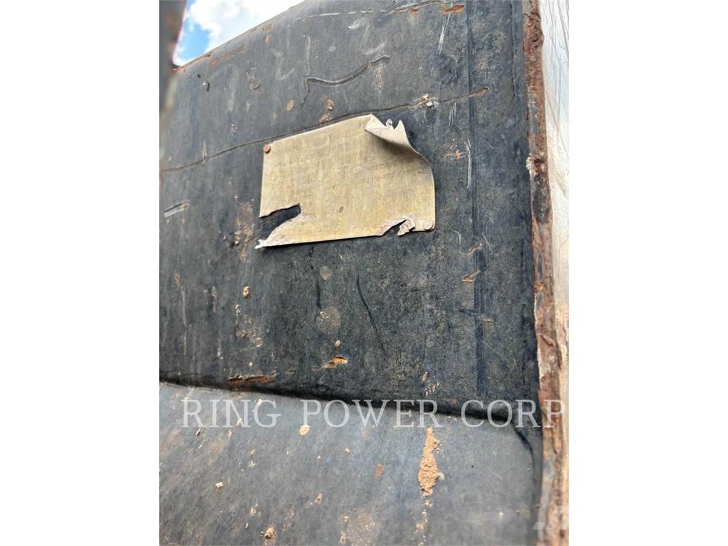 CAT 938MQC Колесни товарачи