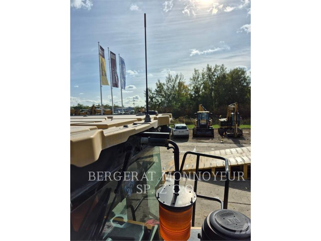 CAT 950 Колесни товарачи