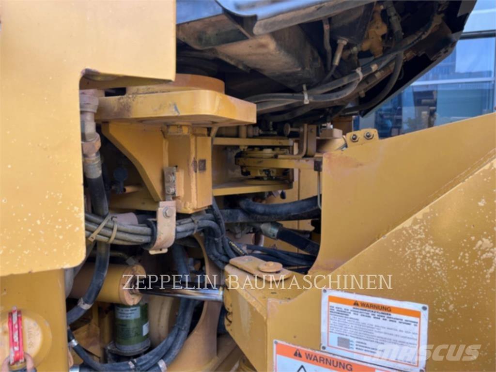 CAT 950G Колесни товарачи