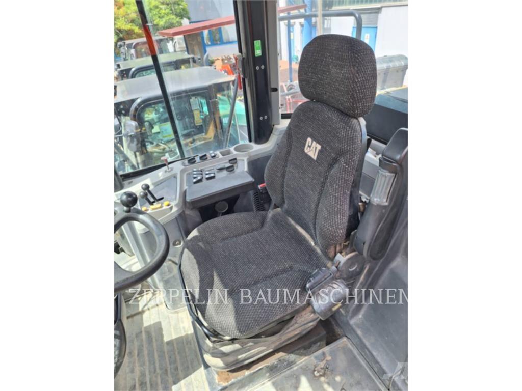 CAT 950GC Колесни товарачи