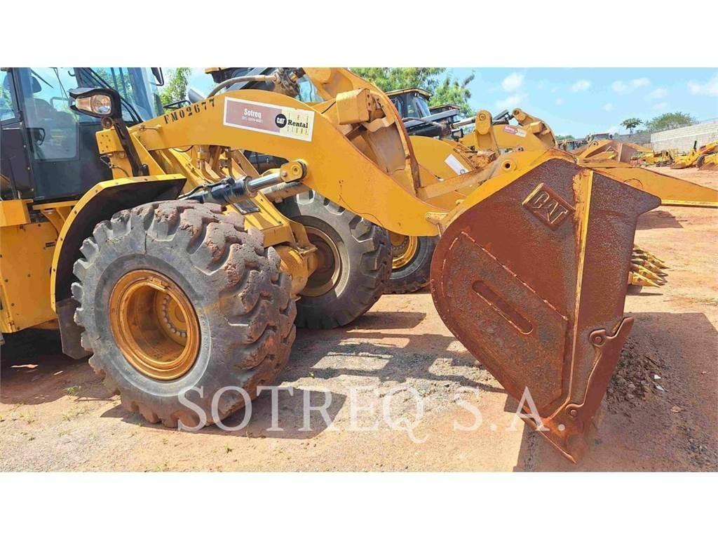 CAT 950L Колесни товарачи