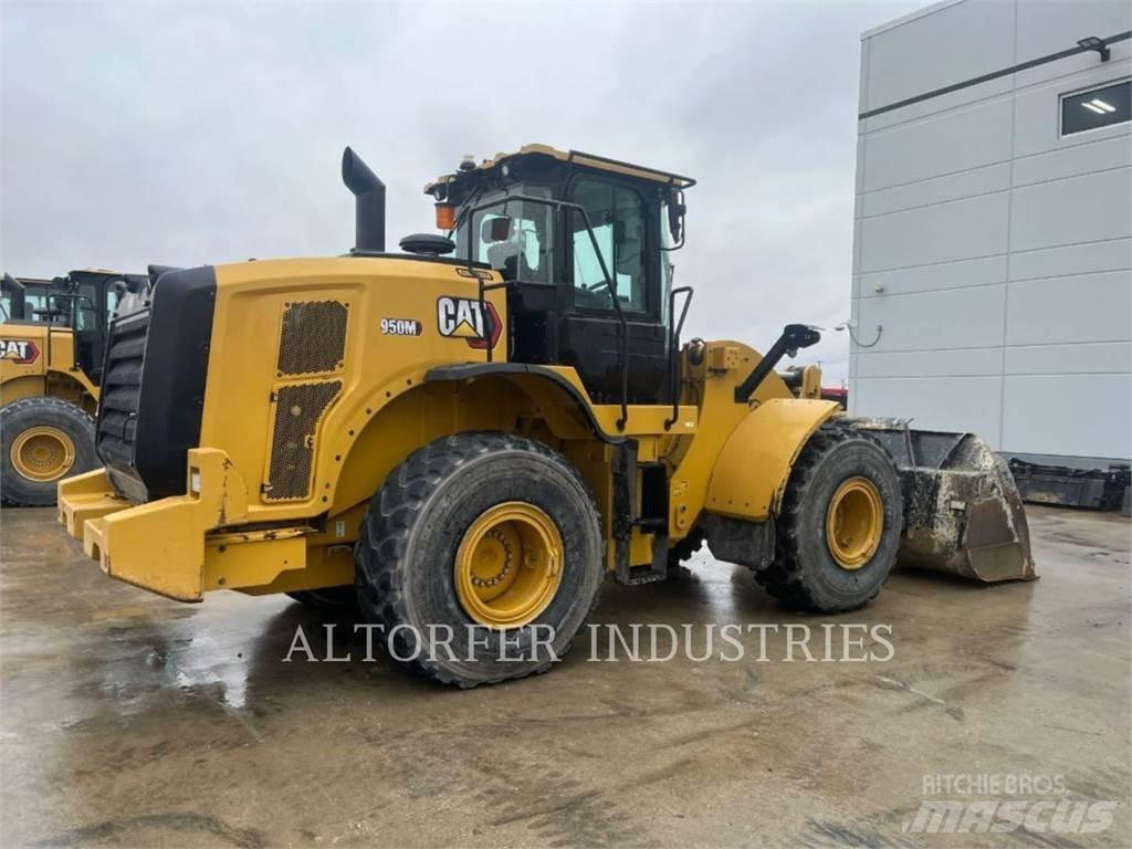 CAT 950M Колесни товарачи