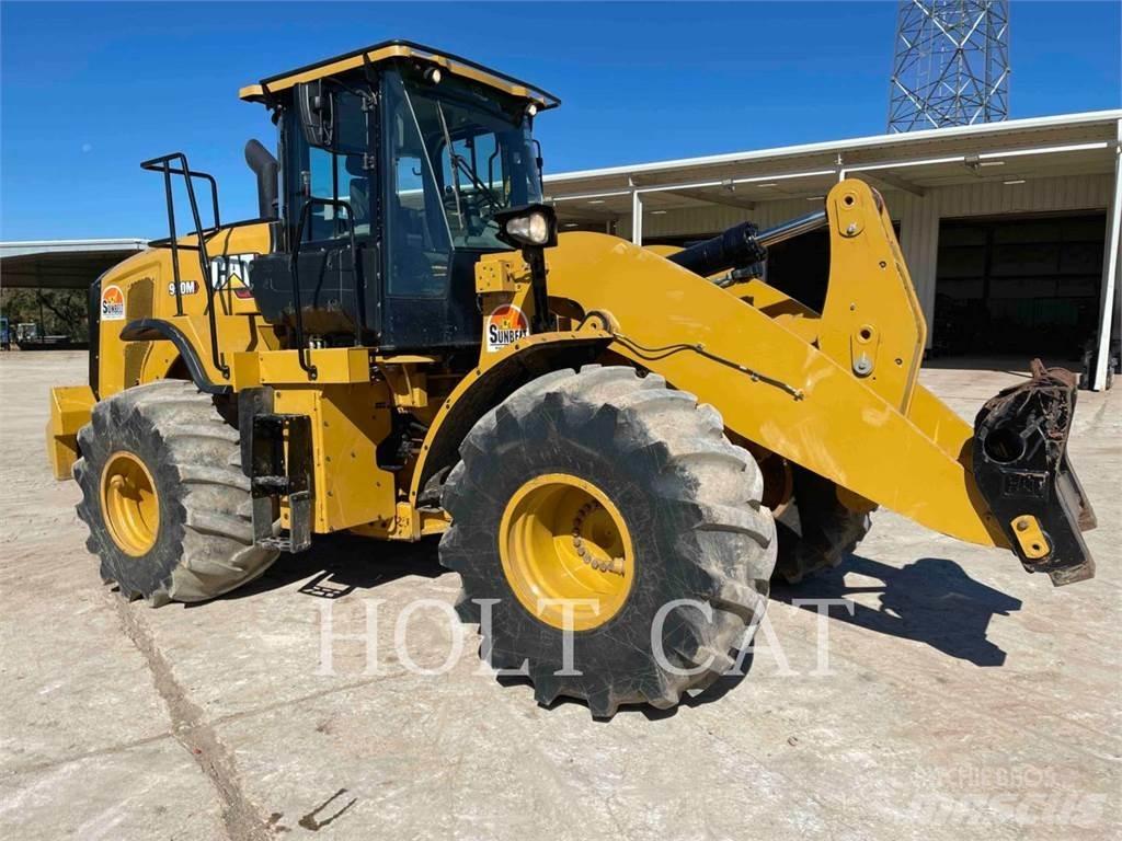 CAT 950M Колесни товарачи