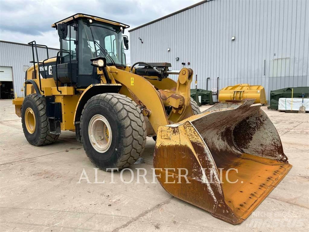 CAT 950M Колесни товарачи