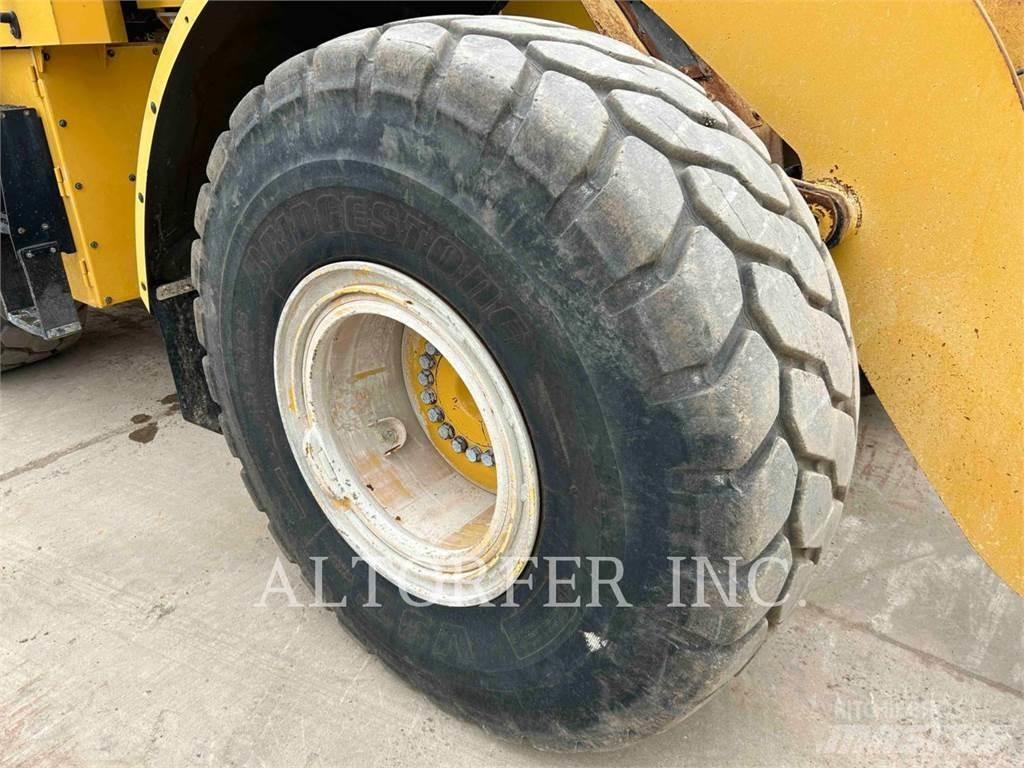CAT 950M Колесни товарачи