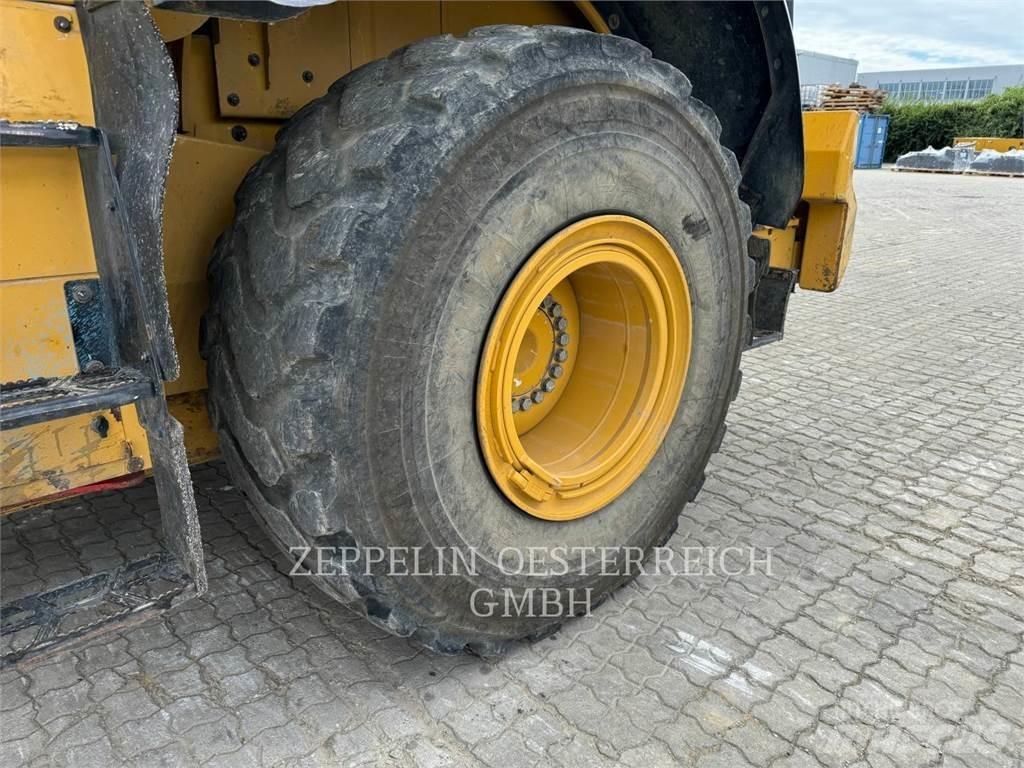CAT 950M Колесни товарачи