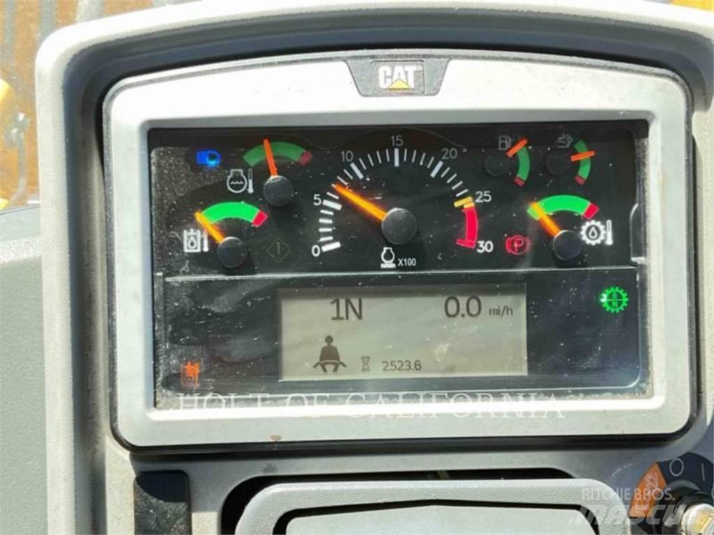 CAT 950M Колесни товарачи