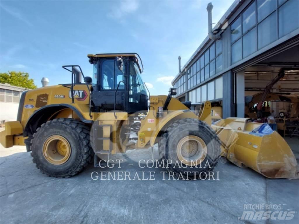 CAT 950M Колесни товарачи