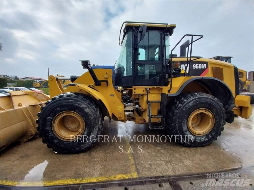 CAT 950M Колесни товарачи