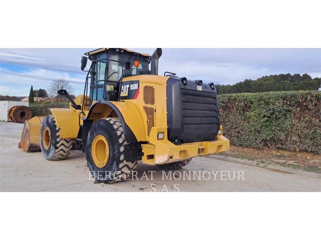 CAT 950M Колесни товарачи