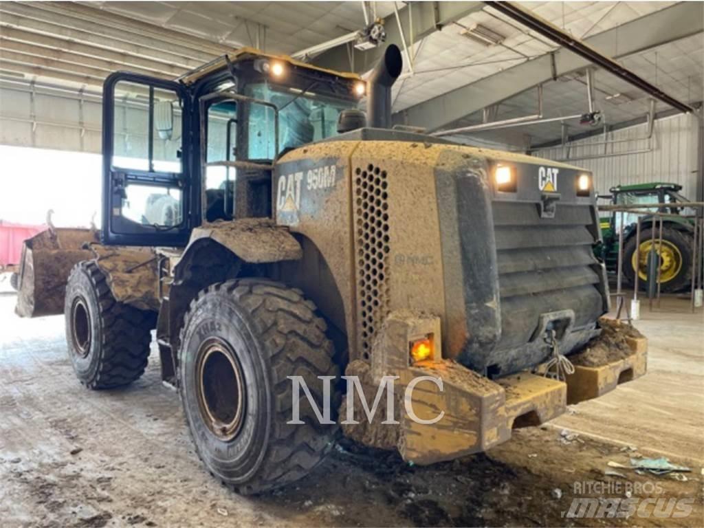 CAT 950M Колесни товарачи