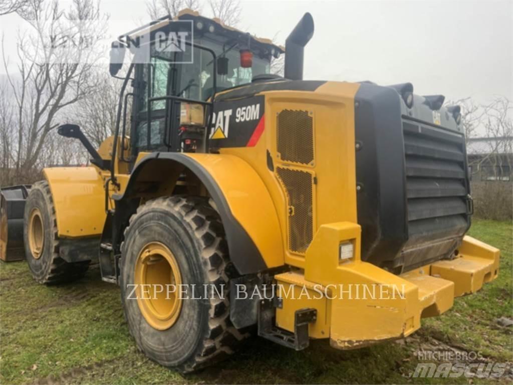 CAT 950M Колесни товарачи