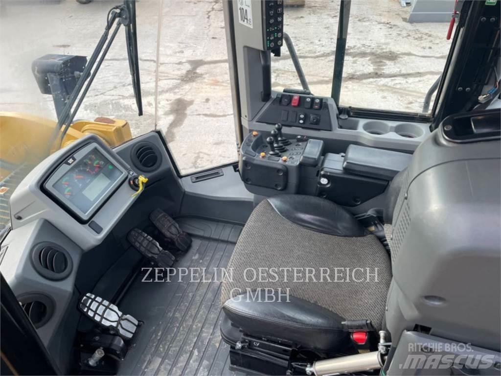 CAT 950M Колесни товарачи