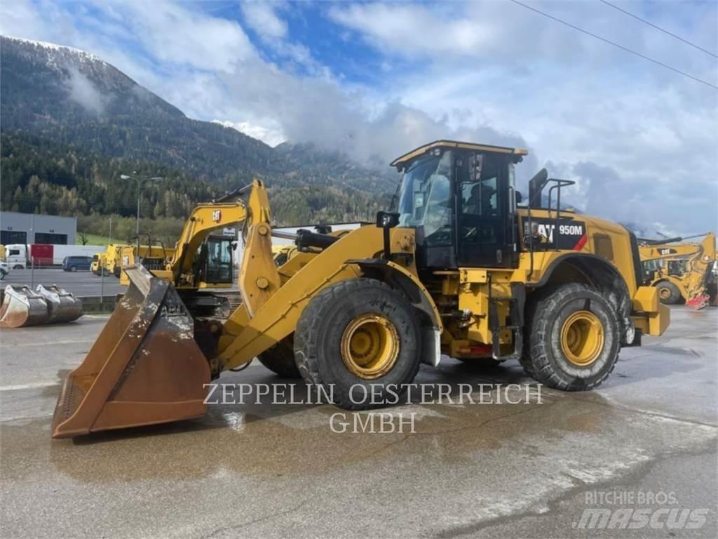 CAT 950M Колесни товарачи