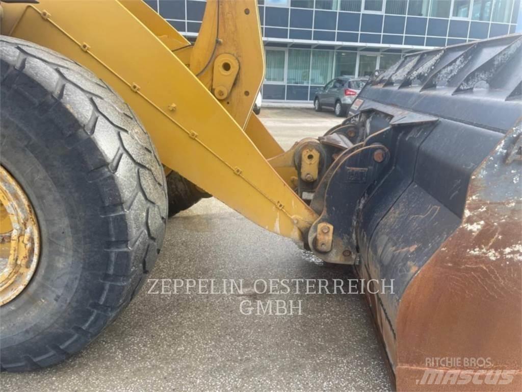 CAT 950M Колесни товарачи