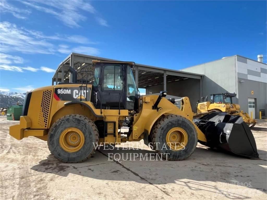 CAT 950M Колесни товарачи