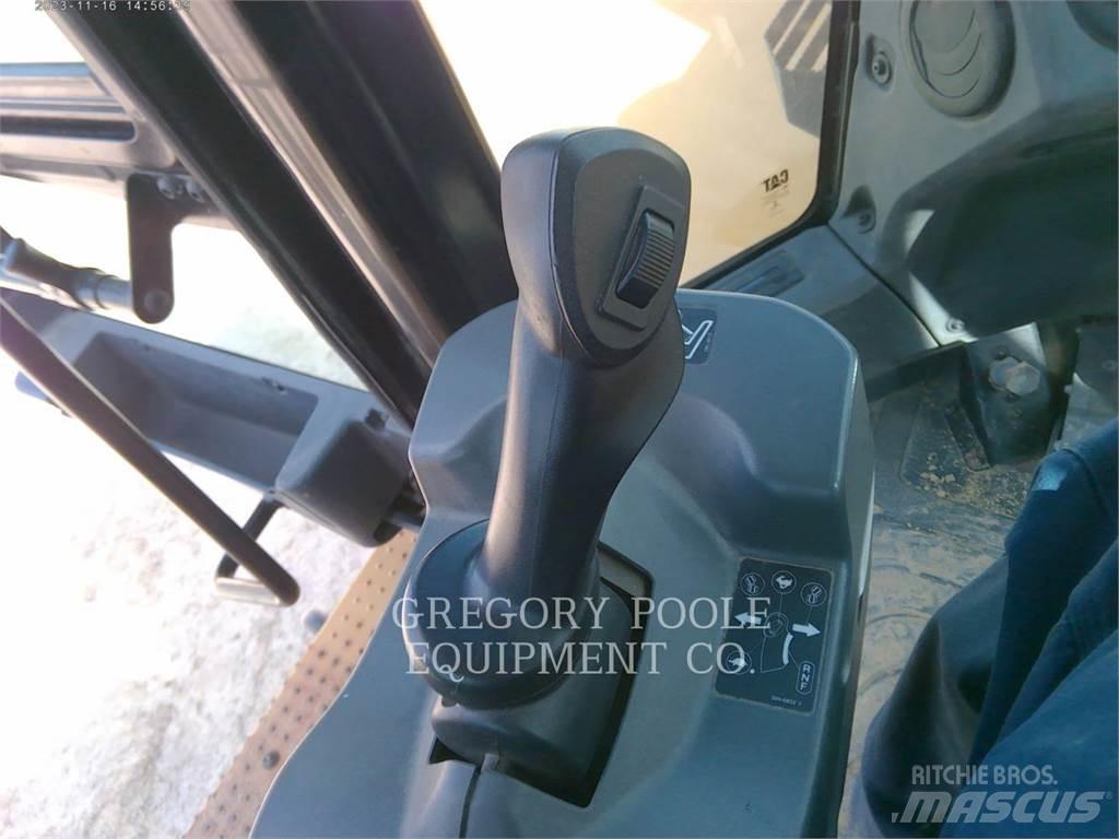 CAT 950M Колесни товарачи