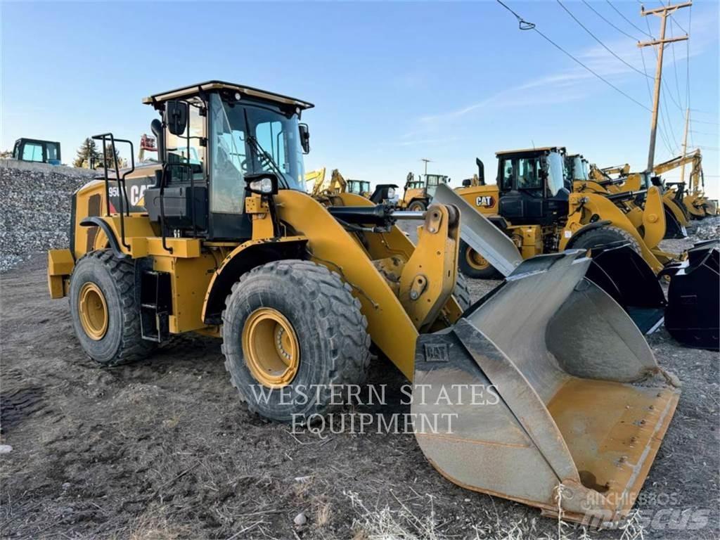 CAT 950M Колесни товарачи