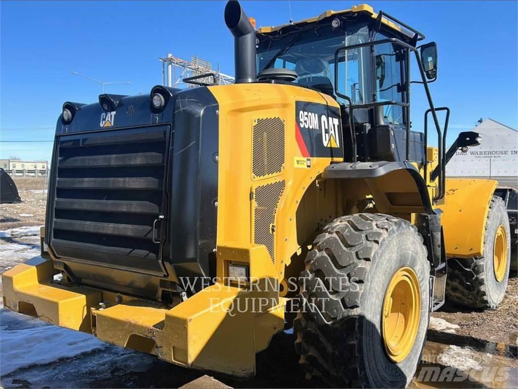 CAT 950M Колесни товарачи