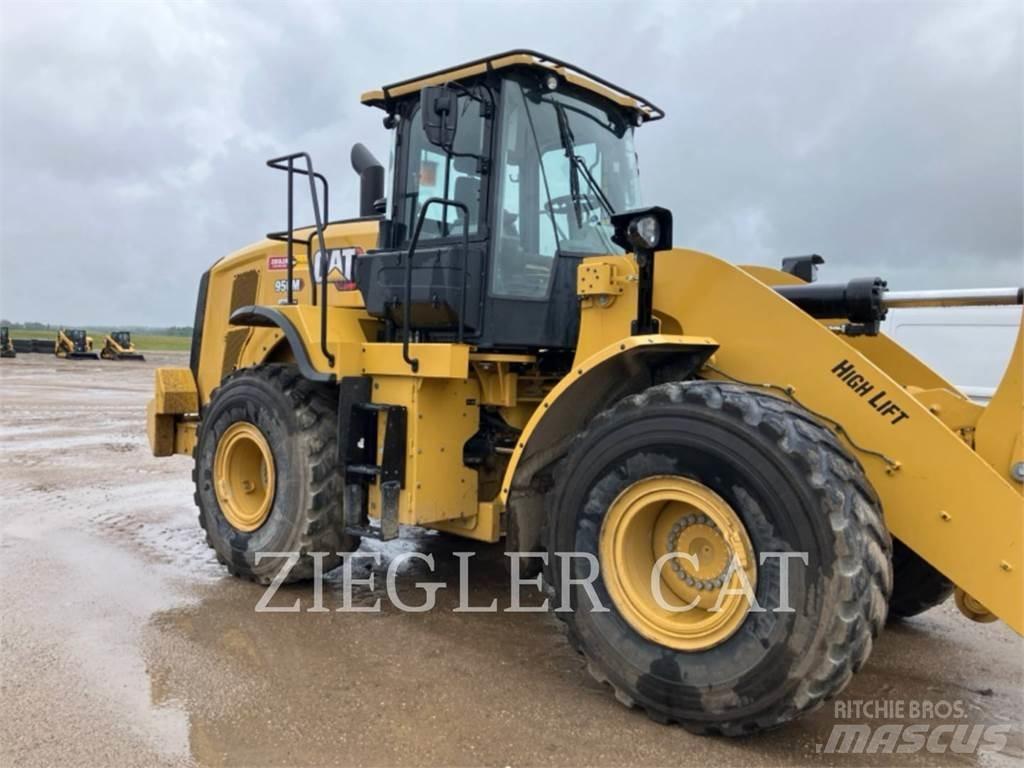 CAT 950M Колесни товарачи