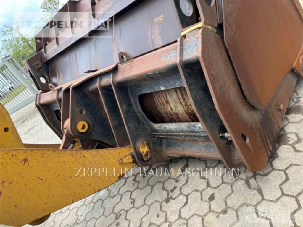 CAT 950M Колесни товарачи