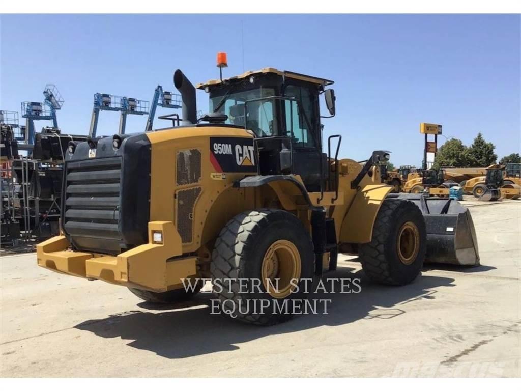 CAT 950M Колесни товарачи