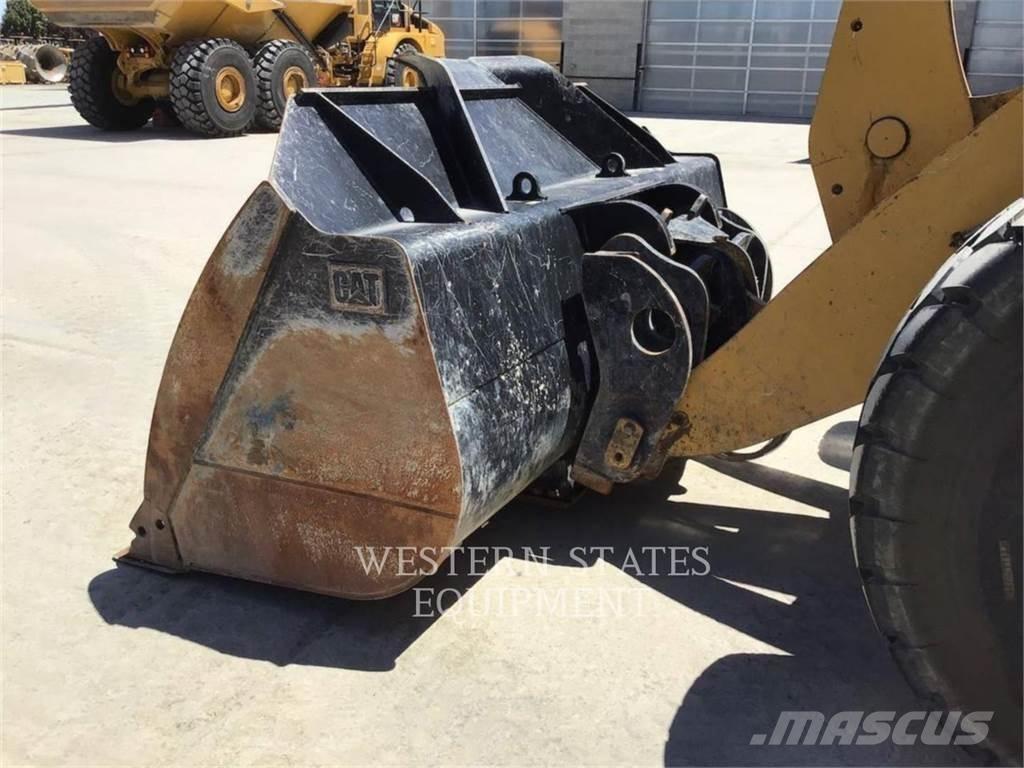 CAT 950M Колесни товарачи