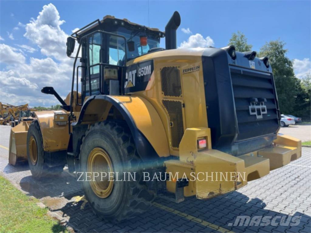 CAT 950M Колесни товарачи